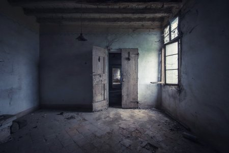 Заброшенная комната