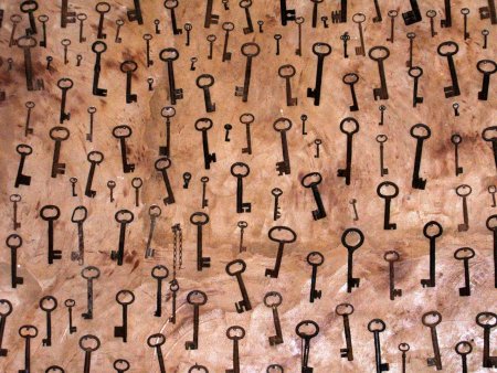 Стена из ключей