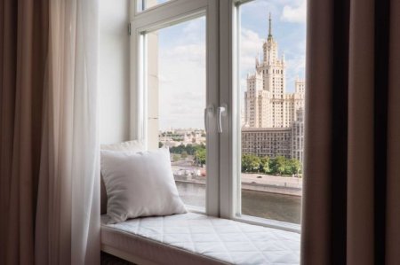 Окно с красивым видом