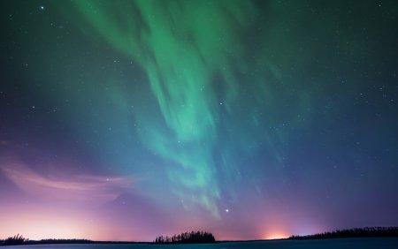 Северное сияние на Байкале