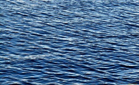 Поверхность воды