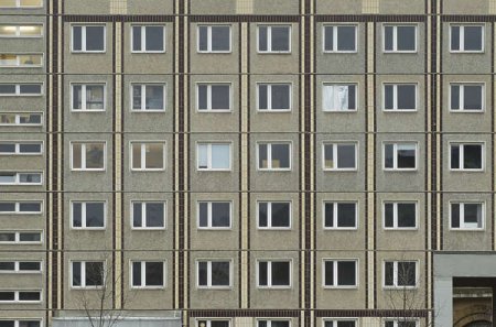 Стена панельного дома