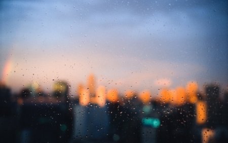 Стеклянная стена здания
