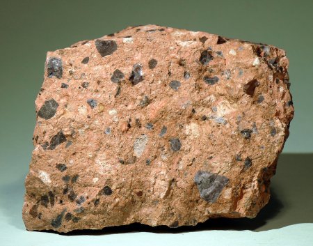 Камень конгломерат брекчия
