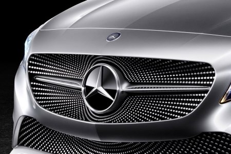 Mercedes Front AMG logo