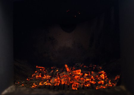 Угли в камине