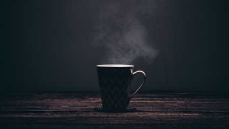 Пар над чашкой