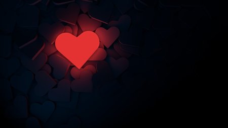 Сердце на черном фоне