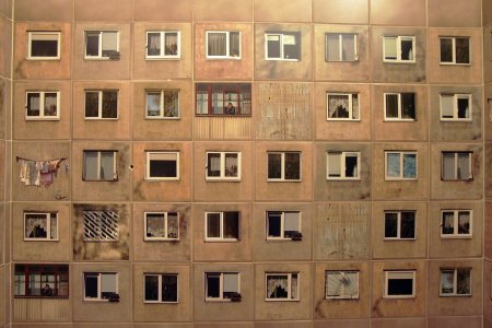 Стена панельного дома