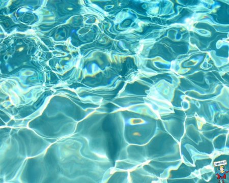 Вода в бассейне