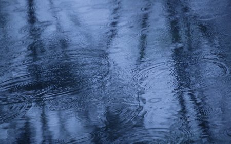 Лужа воды