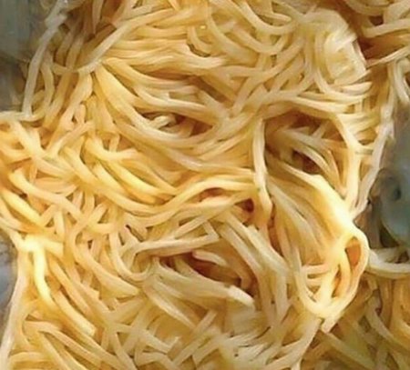 Огромная лапша