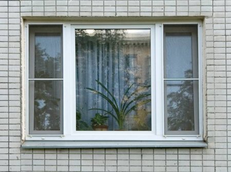 Окно с улицы