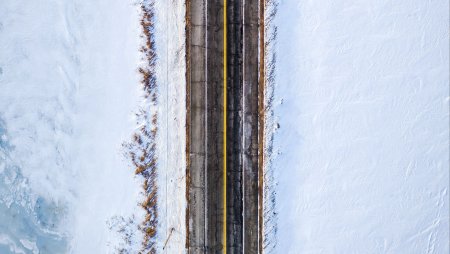 Снежная дорога вид сверху