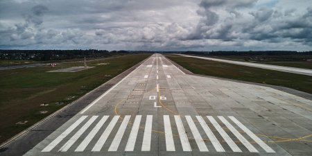 Взлетно посадочная полоса аэропорта