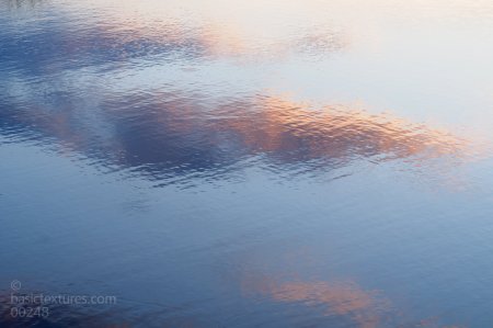 Эффект отражения в воде