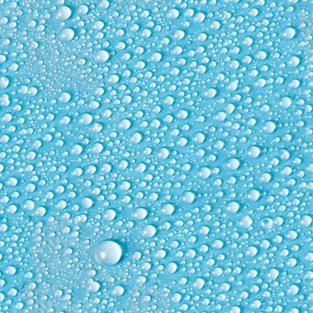 Капли воды на стекле