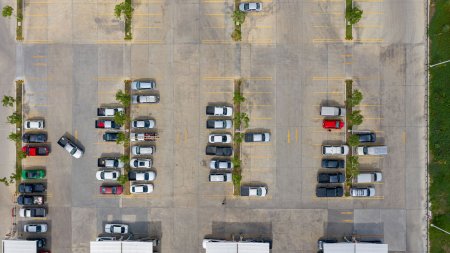 Автостоянка вид сверху