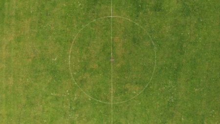 Текстура футбольного поля бесшовная
