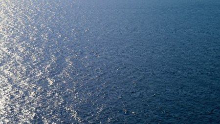Поверхность моря