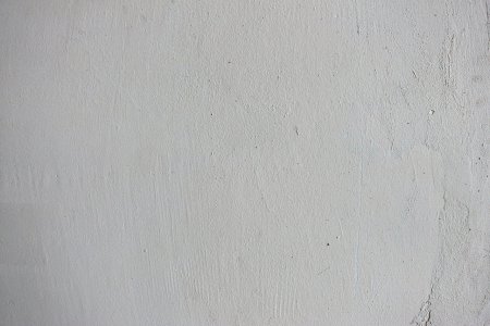 Белая крашеная стена