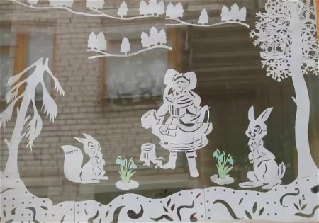 Украшение окон в детском саду по сказкам