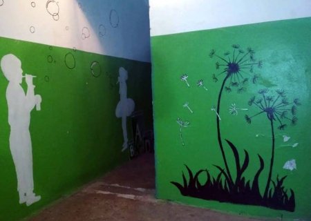 Трафарет на стену в прихожую