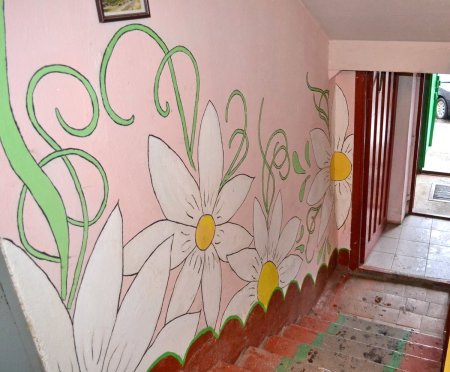 Трафареты на стены в подъезде