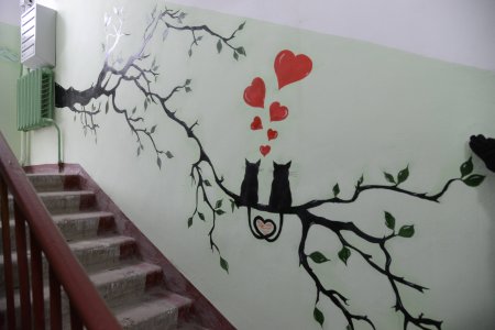 Украсить подъезд