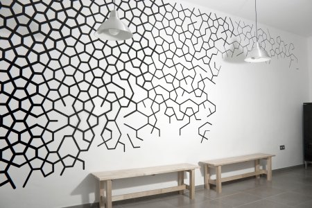Геометрический орнамент на стене