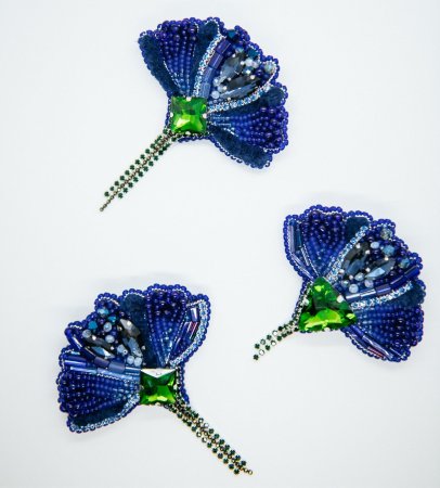 Брошь из бисера Василек