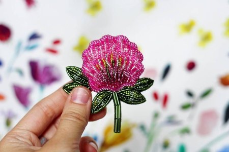 Цветок клевера из бисера