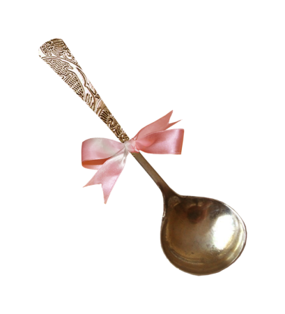 Металлическая ложка половник