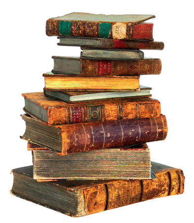 Стопка книг на прозрачном фоне