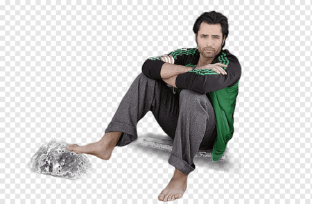 Мужчина сидит