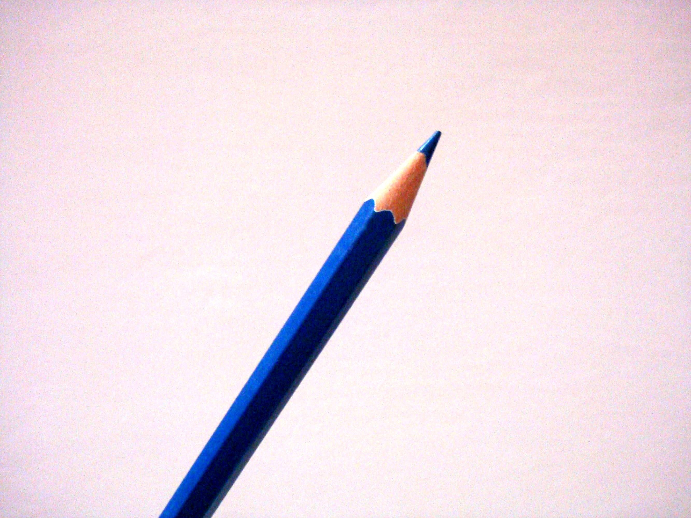 Pencil windows. Карандаш. Голубой карандаш. Голубой карандаш для рисования. Синий карандаш на белом фоне.