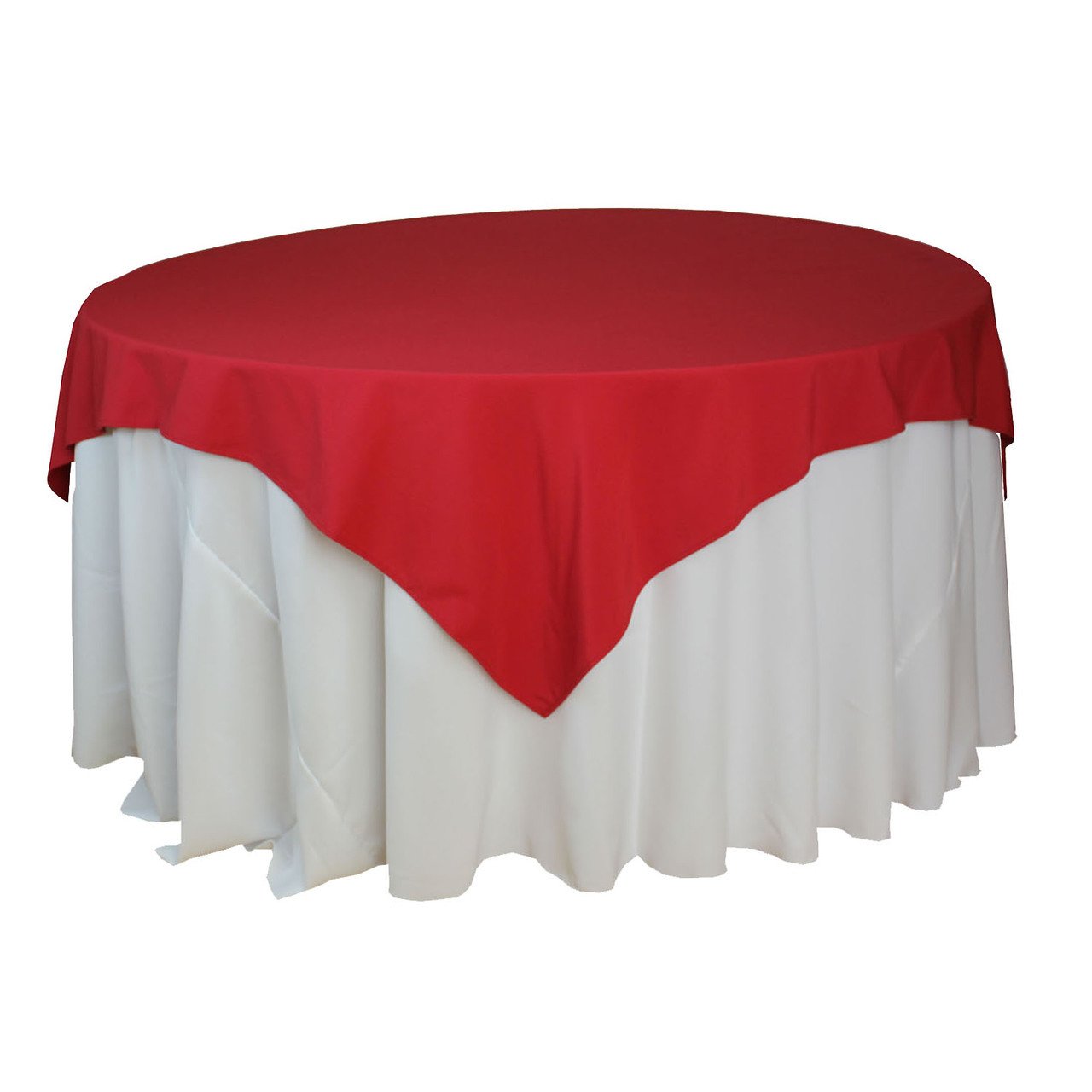 Круглый стол с красной скатертью