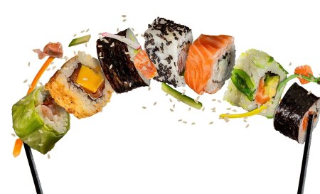 Роллы на белом фоне