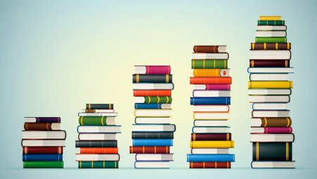 Стопка разноцветных книг