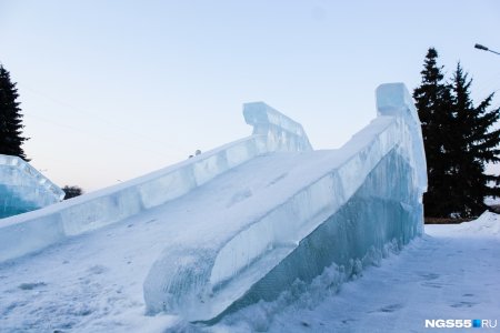 Большие снежные горки