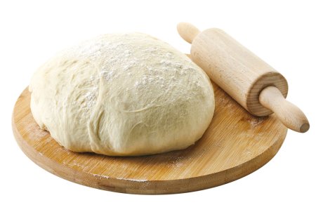 Руки месят тесто