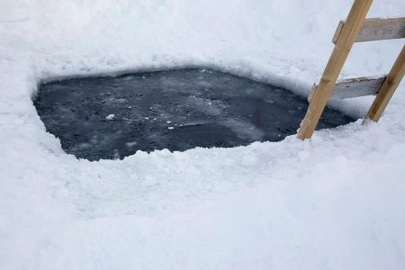 Нарисовать прорубь