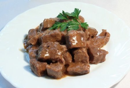Гуляш с говядиной 100g