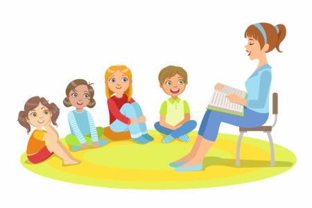 Воспитатель сидит с детьми