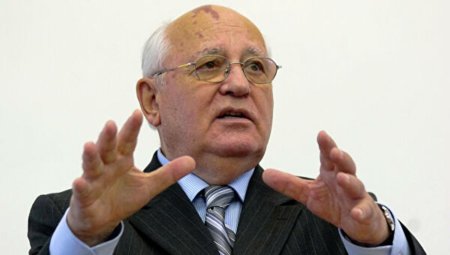 Горбачев портрет чб