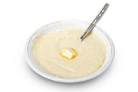 Манная каша на белом фоне