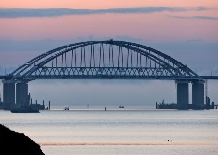 Крымский мост вид сбоку