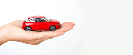 Автомобиль на ладошке