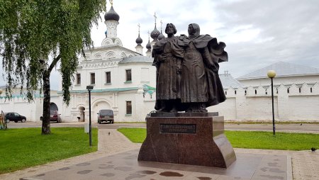 Город Муром памятник Петру и Февронии