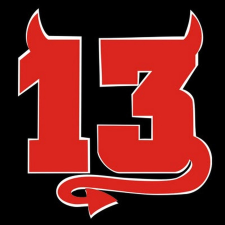 Цифра 13 на белом фоне